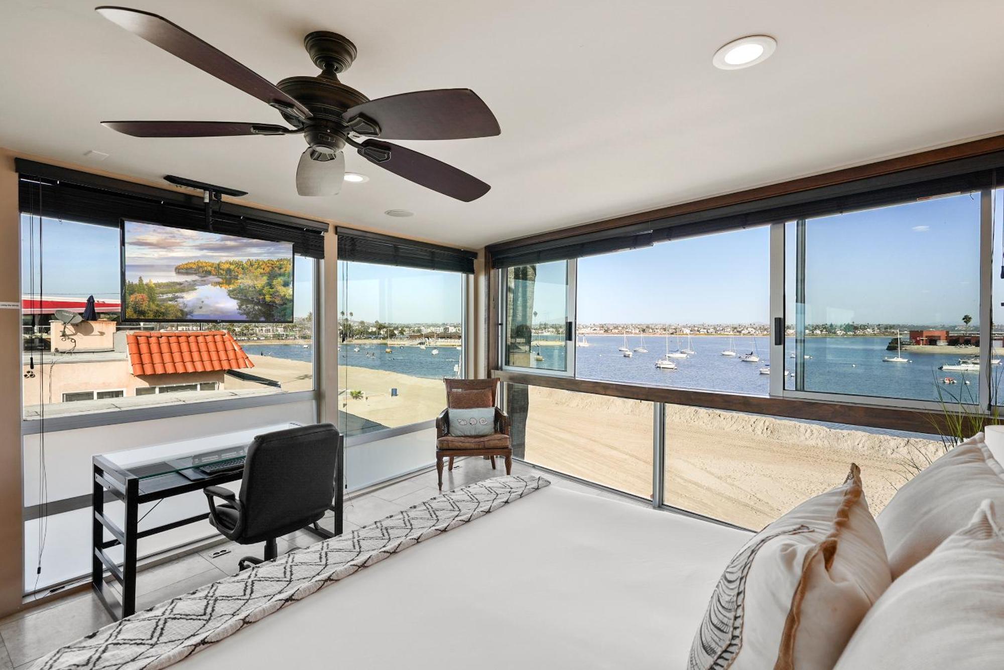 Stunning Bayfront Condo With Gorgeous Views, Garage, Massive Roof Deck & Ac - Dogs Welcome! Сан Диего Екстериор снимка